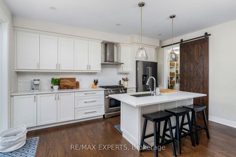 Photo 11 at 293 Kleinburg Summit Way, Kleinburg, Vaughan