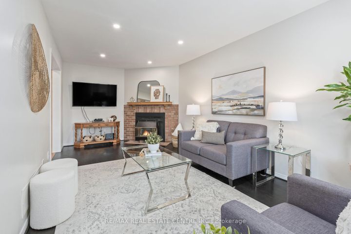 Photo 2 at 1169 Ewing Crescent, East Credit, Mississauga