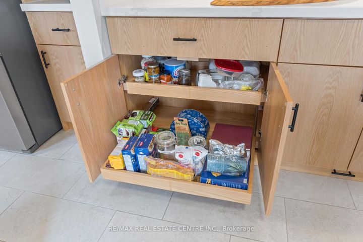 Photo 10 at 1169 Ewing Crescent, East Credit, Mississauga