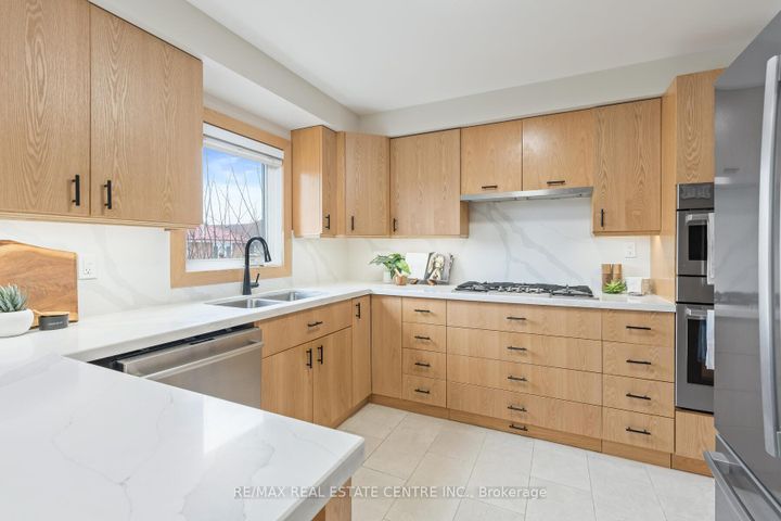 Photo 11 at 1169 Ewing Crescent, East Credit, Mississauga