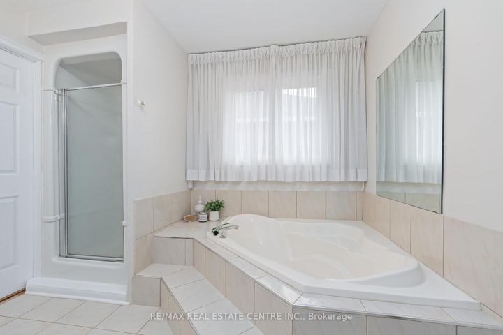 Photo 22 at 1169 Ewing Crescent, East Credit, Mississauga