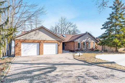 Photo 2 at 62 Woodcrest Road, Allandale Heights, Barrie