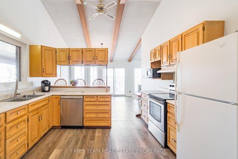 Photo 3 at 62 Woodcrest Road, Allandale Heights, Barrie