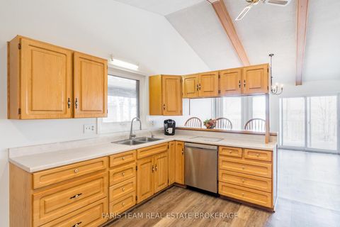 Photo 4 at 62 Woodcrest Road, Allandale Heights, Barrie