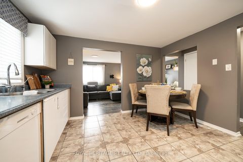 Photo 5 at 49 Browning Trail, Letitia Heights, Barrie