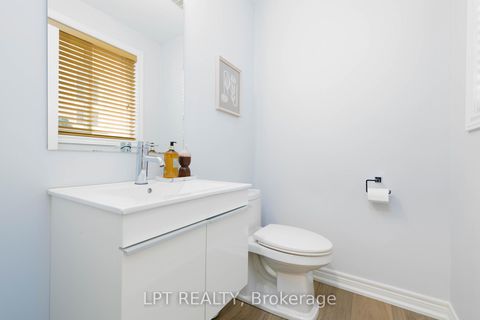 Photo 11 at 51 Catherine Drive, Painswick South, Barrie