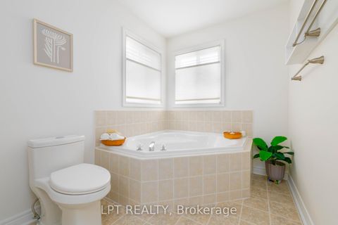 Photo 18 at 51 Catherine Drive, Painswick South, Barrie