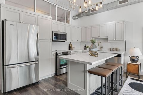 Photo 6 at 211 - 2 Fieldway Road, City Centre West, Toronto