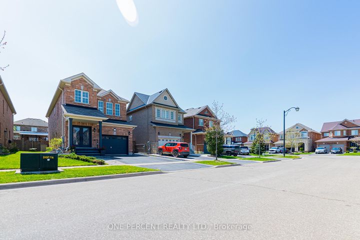 Photo 1 at 6 Duffel Crescent, Georgetown, Halton Hills