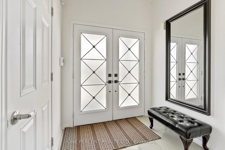 Photo 3 at 6 Duffel Crescent, Georgetown, Halton Hills