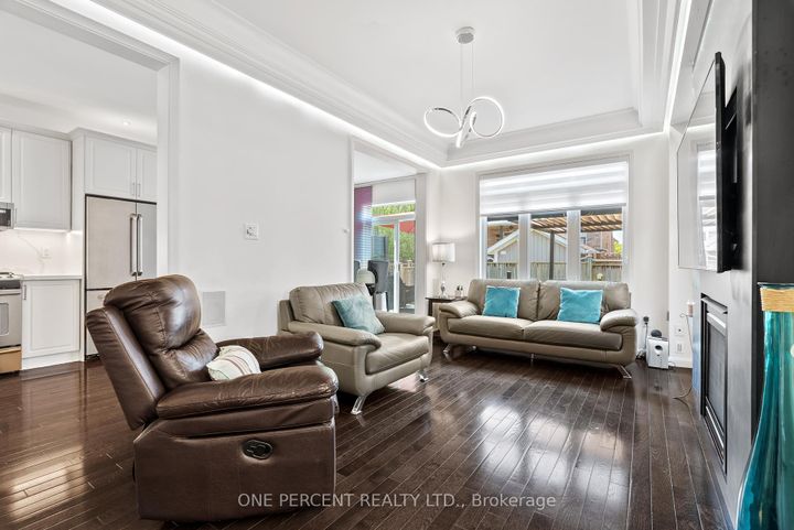 Photo 8 at 6 Duffel Crescent, Georgetown, Halton Hills