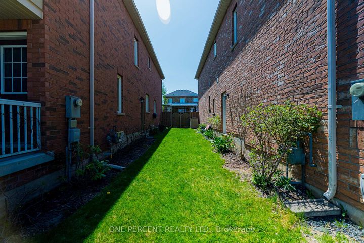 Photo 37 at 6 Duffel Crescent, Georgetown, Halton Hills