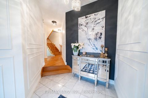 Photo 4 at 550 Bert Budd Avenue, College Manor, Newmarket