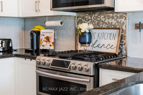 Photo 11 at 550 Bert Budd Avenue, College Manor, Newmarket