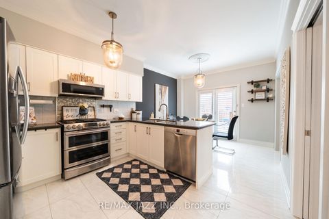 Photo 13 at 550 Bert Budd Avenue, College Manor, Newmarket