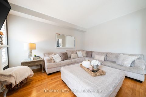 Photo 17 at 550 Bert Budd Avenue, College Manor, Newmarket