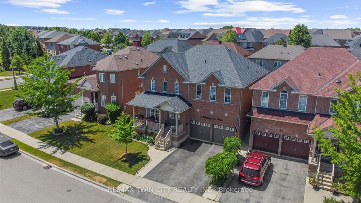 Photo 2 at 6 Canarygrass Drive, Wellington, Brampton