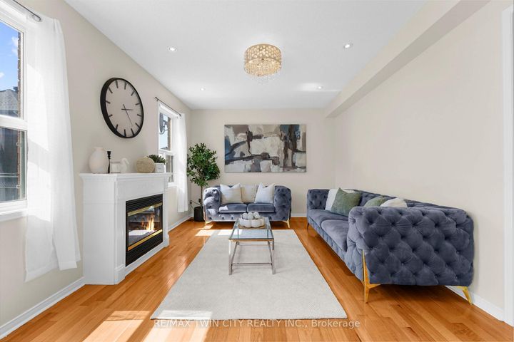 Photo 8 at 6 Canarygrass Drive, Wellington, Brampton