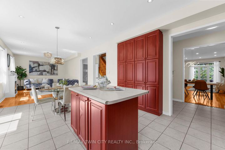 Photo 13 at 6 Canarygrass Drive, Wellington, Brampton