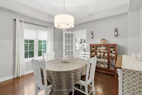 Photo 5 at 897 Oberland Drive, Pinecrest, Oshawa