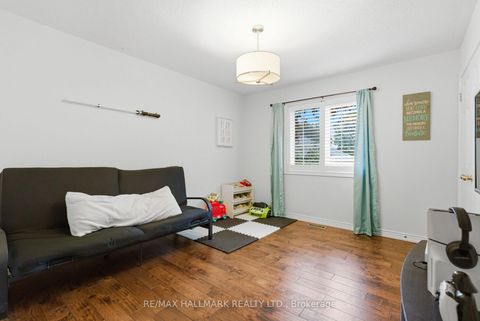 Photo 30 at 897 Oberland Drive, Pinecrest, Oshawa