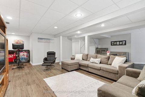 Photo 37 at 897 Oberland Drive, Pinecrest, Oshawa