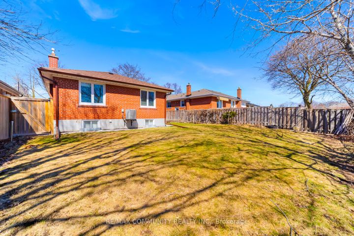 Photo 42 at 17 Madrid Street, Bendale, Toronto