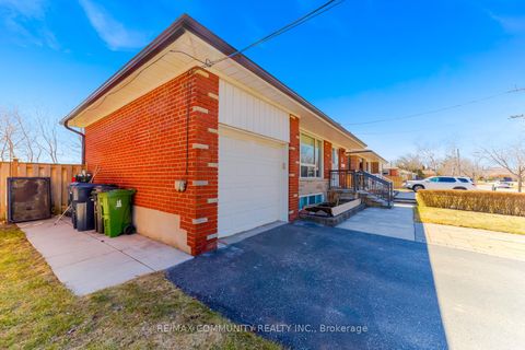 Photo 4 at 17 Madrid Street, Bendale, Toronto