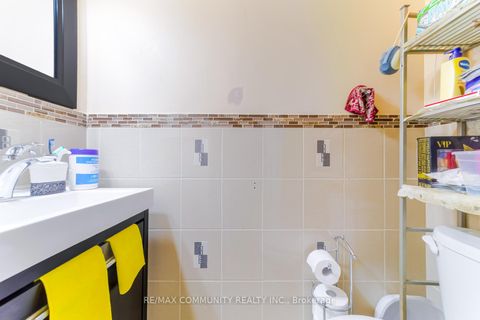 Photo 14 at 17 Madrid Street, Bendale, Toronto