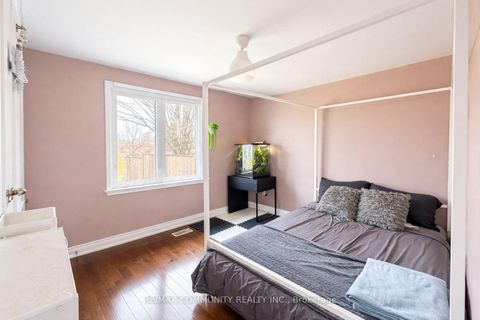 Photo 16 at 17 Madrid Street, Bendale, Toronto