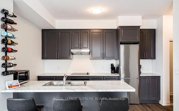 Photo 4 at 324 - 600 NORTH SERVICE Road, Lakeshore, Hamilton