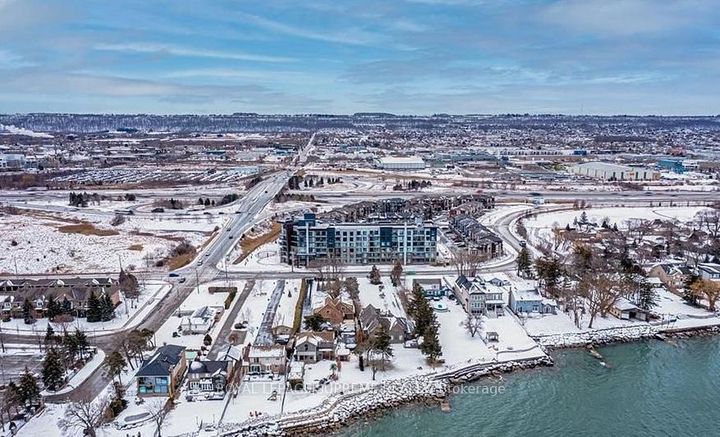 Photo 11 at 324 - 600 NORTH SERVICE Road, Lakeshore, Hamilton