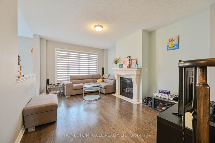 Photo 11 at 15 Fringetree Road, Wellington North, Brampton