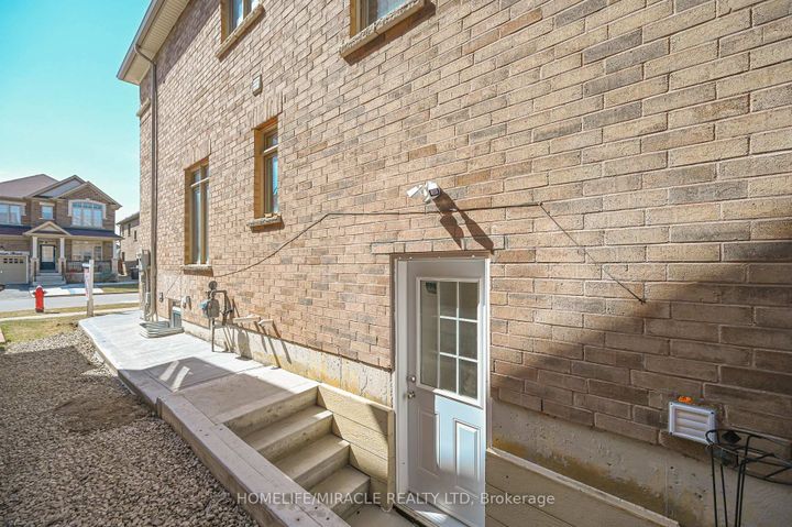 Photo 29 at 15 Fringetree Road, Wellington North, Brampton