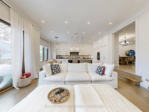 Photo 9 at 31 Evergreen Gardens, Leaside, Toronto