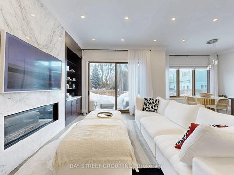 Photo 10 at 31 Evergreen Gardens, Leaside, Toronto