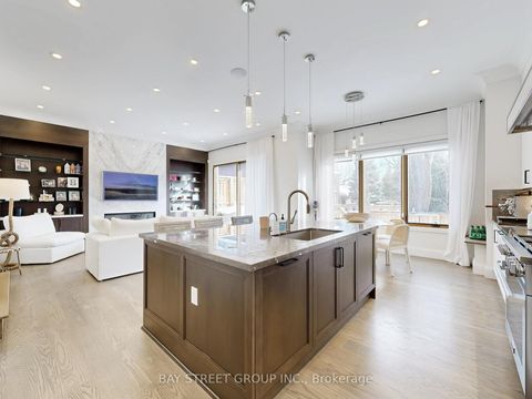 Photo 11 at 31 Evergreen Gardens, Leaside, Toronto