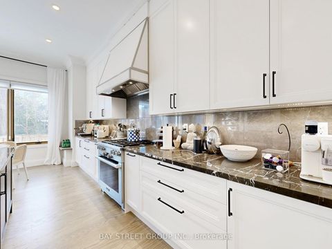 Photo 13 at 31 Evergreen Gardens, Leaside, Toronto