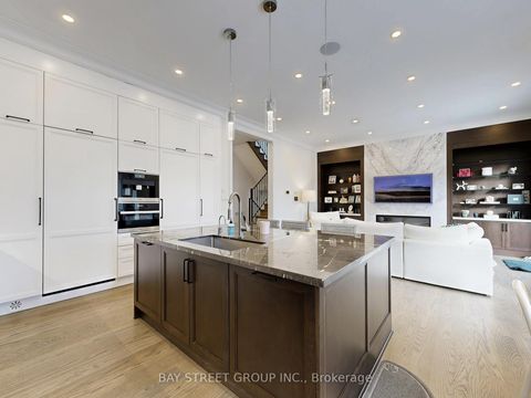 Photo 14 at 31 Evergreen Gardens, Leaside, Toronto