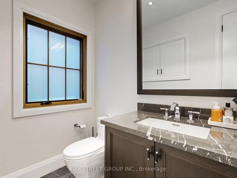 Photo 17 at 31 Evergreen Gardens, Leaside, Toronto