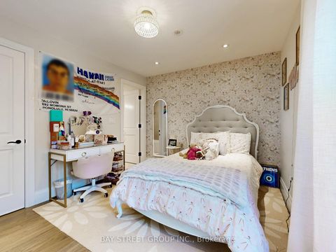 Photo 26 at 31 Evergreen Gardens, Leaside, Toronto