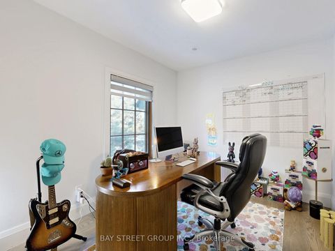 Photo 28 at 31 Evergreen Gardens, Leaside, Toronto