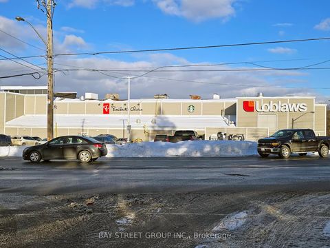 Photo 39 at 31 Evergreen Gardens, Leaside, Toronto