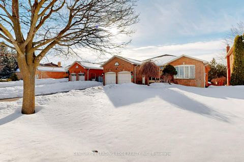 Photo 0 at 9 COATES Crescent, Oak Ridges Lake Wilcox, Richmond Hill