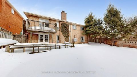 Photo 44 at 9 COATES Crescent, Oak Ridges Lake Wilcox, Richmond Hill