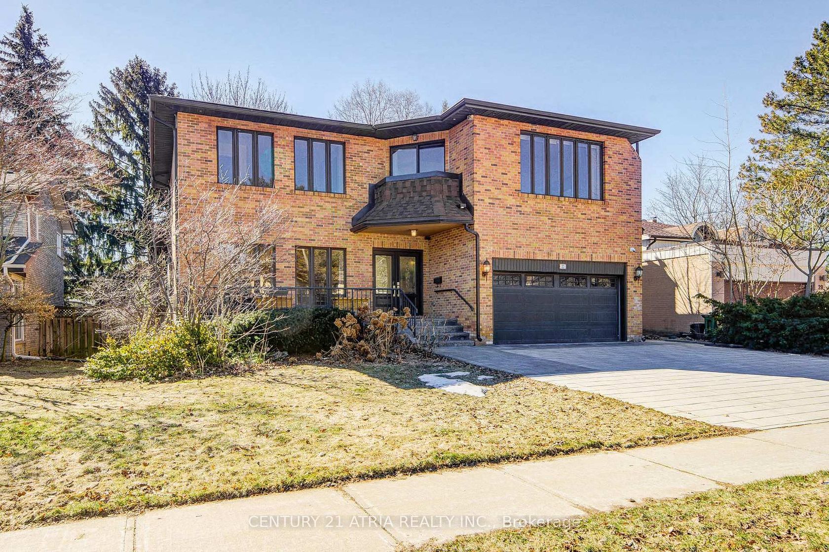 27 Denlow Boulevard, Don Mills, Toronto by Loree Meneguzzi Real Estate 27 Denlow Boulevard, Don Mills, Toronto
