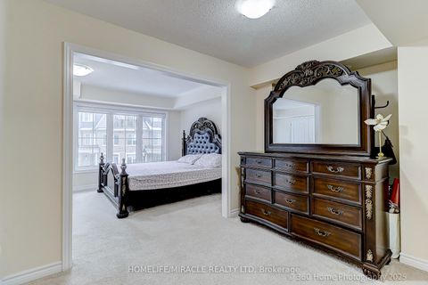 Photo 13 at 33 - 181 Parktree Drive, Maple, Vaughan