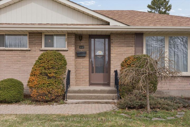 Photo 3 at 442 Cunningham Avenue, McLaughlin, Oshawa