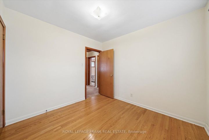 Photo 17 at 442 Cunningham Avenue, McLaughlin, Oshawa