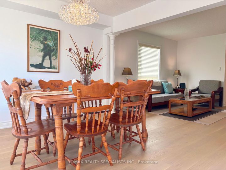 Photo 5 at 796 Alliance Court, East Credit, Mississauga